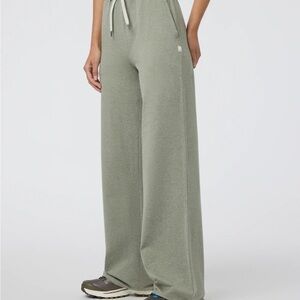 Vuori Green Wide-Leg Halo Essential